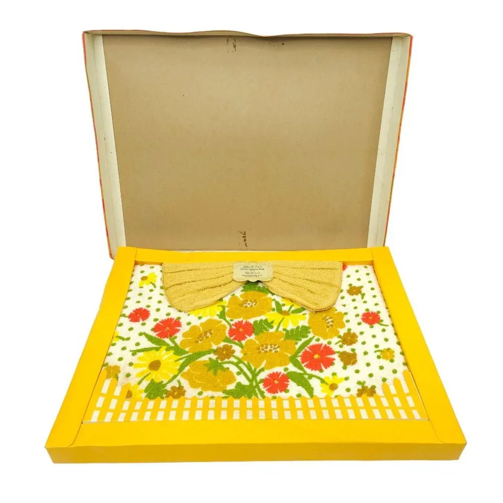 Vintage MCM Golden Crown Quality Decorative Towel Washcloth Cotton Floral NOS